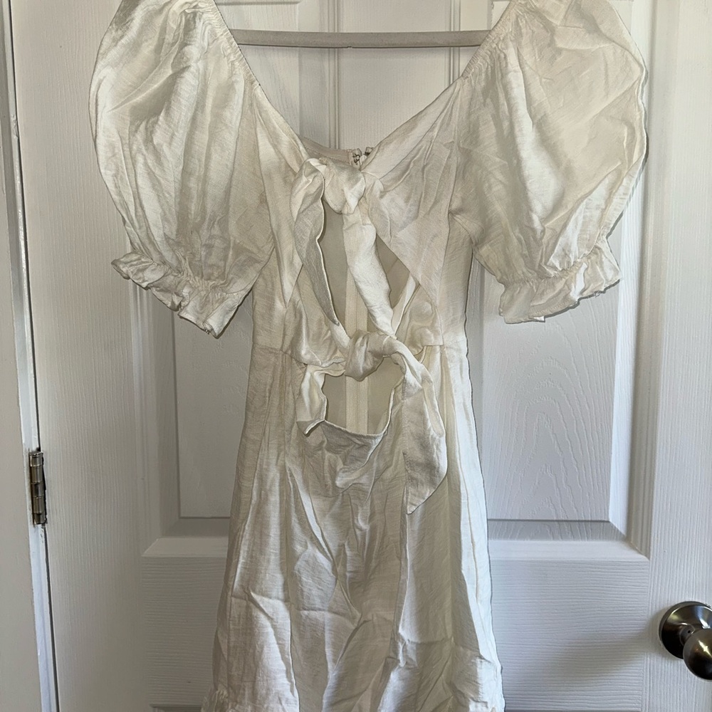 Elegant White Puff Sleeve Dress
